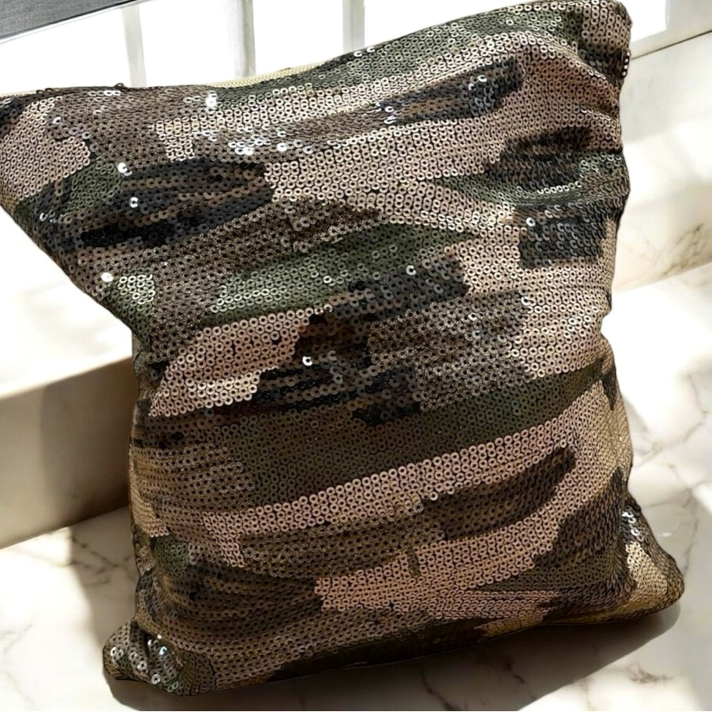 Sequin Camo Clutch Purse | 11”x12” | Zipper Close | Six Card Slots | Beautiful!